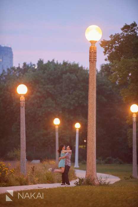 Chicago Lincoln Park engagement picture