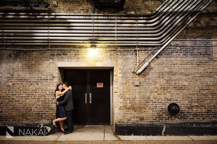 downtown chicago engagement picture theatre district