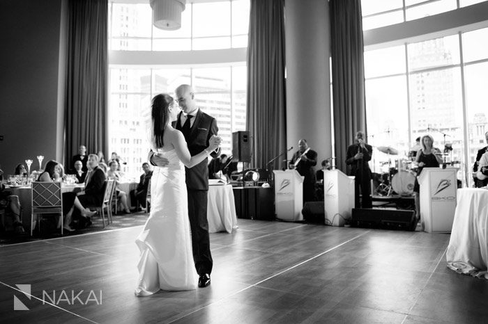 trump hotel chicago wedding reception first dance picture