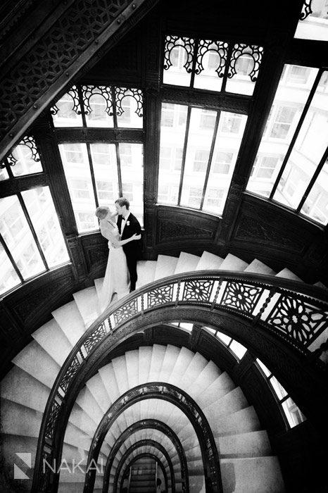 chicago rookery wedding pictures spiral staircase