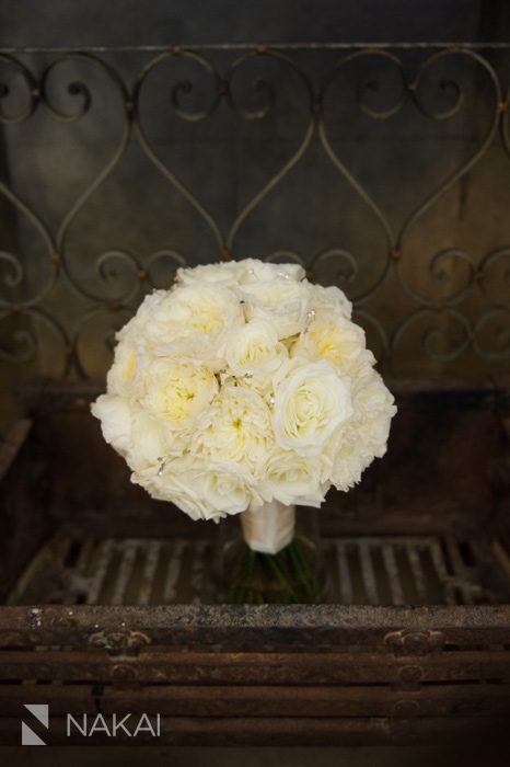 white wedding bouquet photo