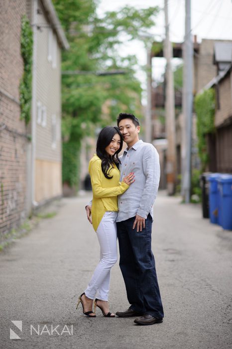 chicago alley engagement picture