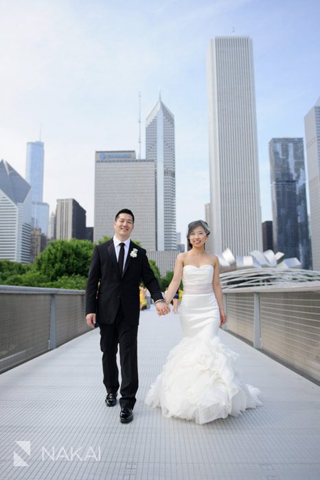 chicago modern wing bridge wedding photos millennium park