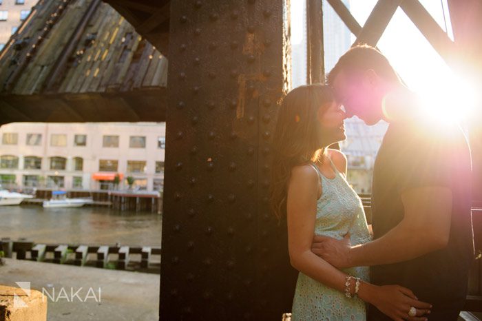 creative chicago engagement picture