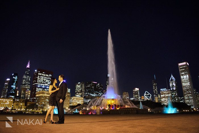 chicago night buckingham fountain engagement picture