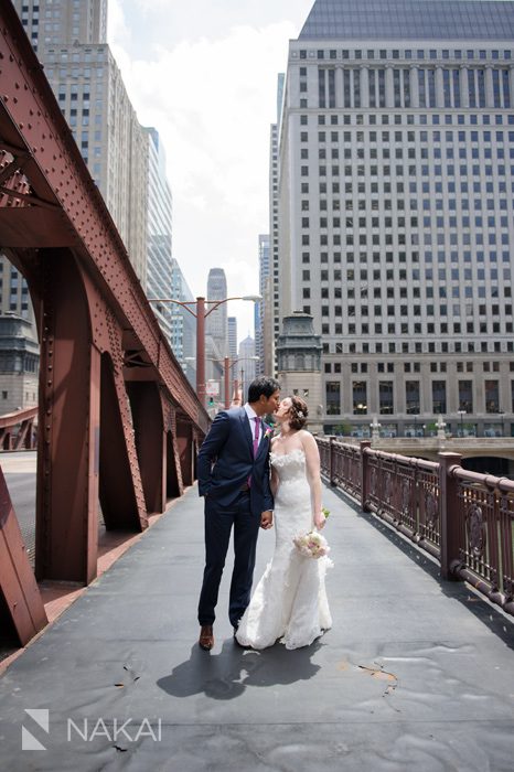 chicago lasalle bridge wedding photo