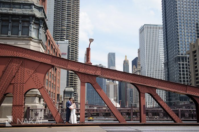 chicago lasalle bridge wedding picture