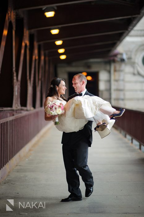 chicago bridge wedding picture