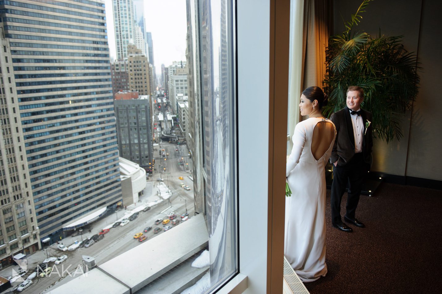 chicago luxury wedding photographer 5 star hotel trump picture