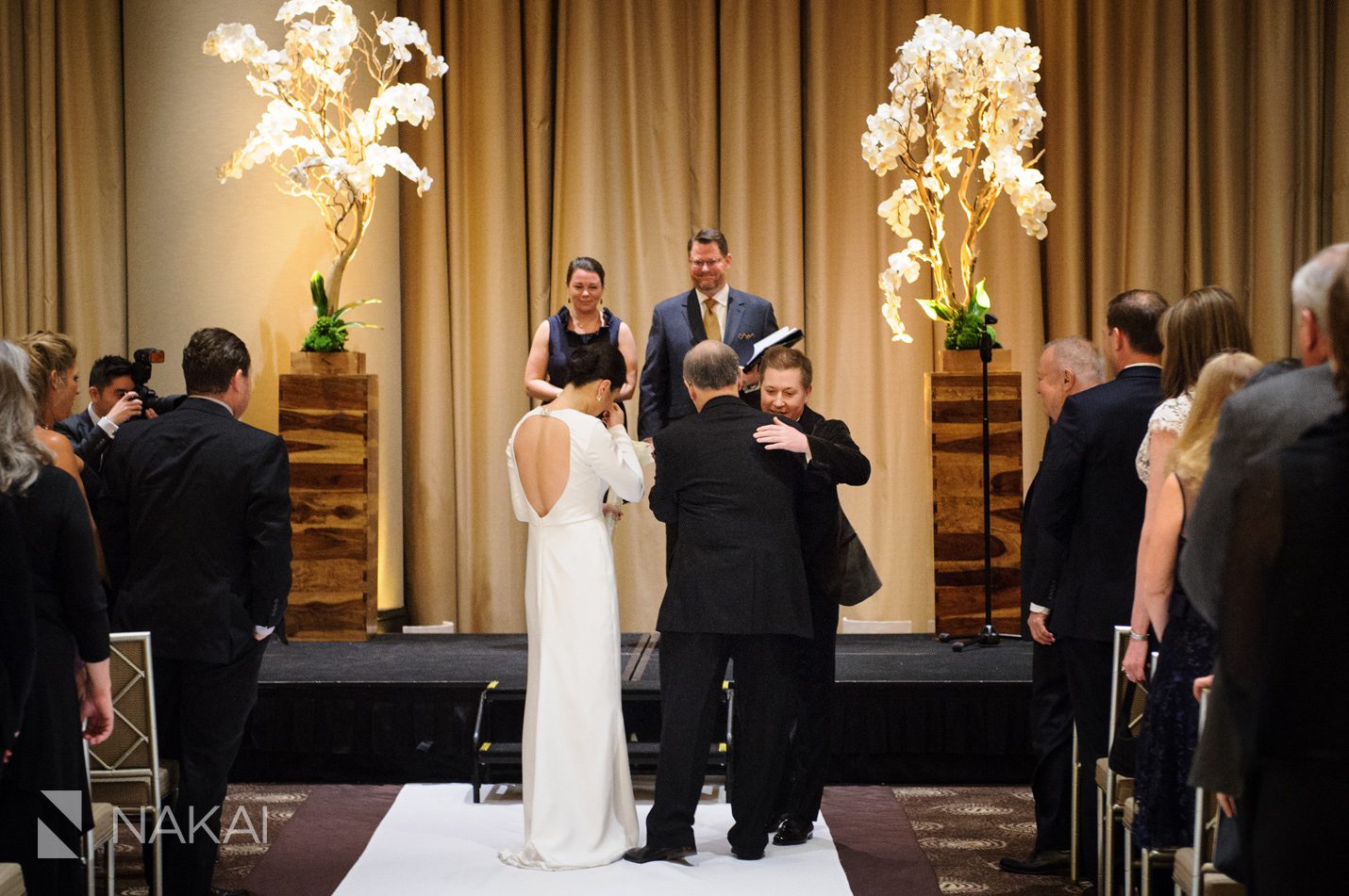 chicago-5-star-hotel-wedding-pictures-nakai-photography-047