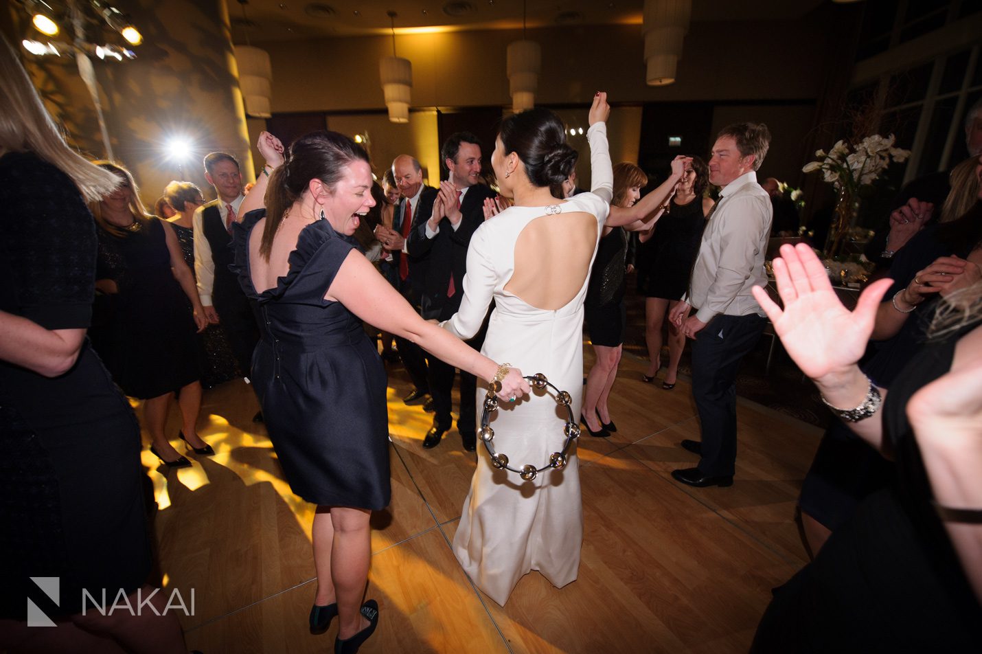 wedding-photos-chicago-5-star-hotel-nakai-photography-063