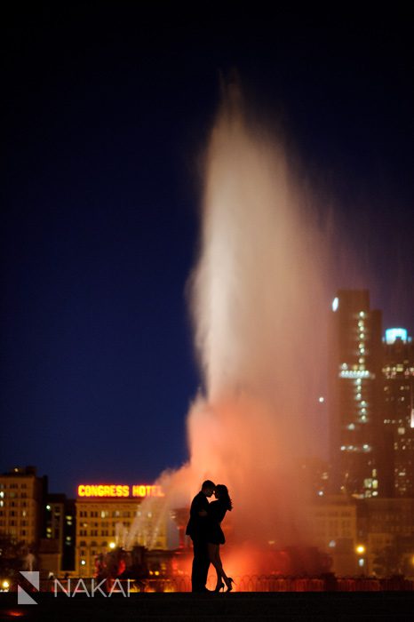 night chicago engagement session photos evening buckingham fountain