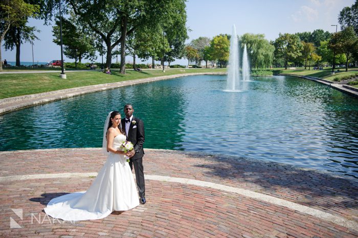 evanston wedding pictures bride groom water fountain