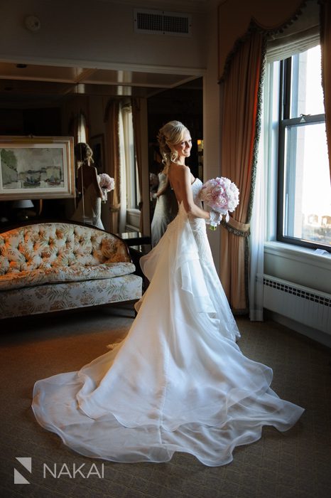 bride wedding photo chicago luxury photographer drake hotel