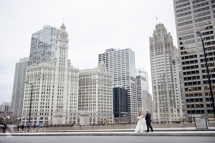 chicago wedding photo wrigley building