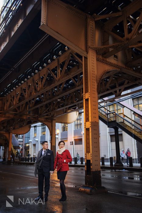 creative chicago engagement pictures