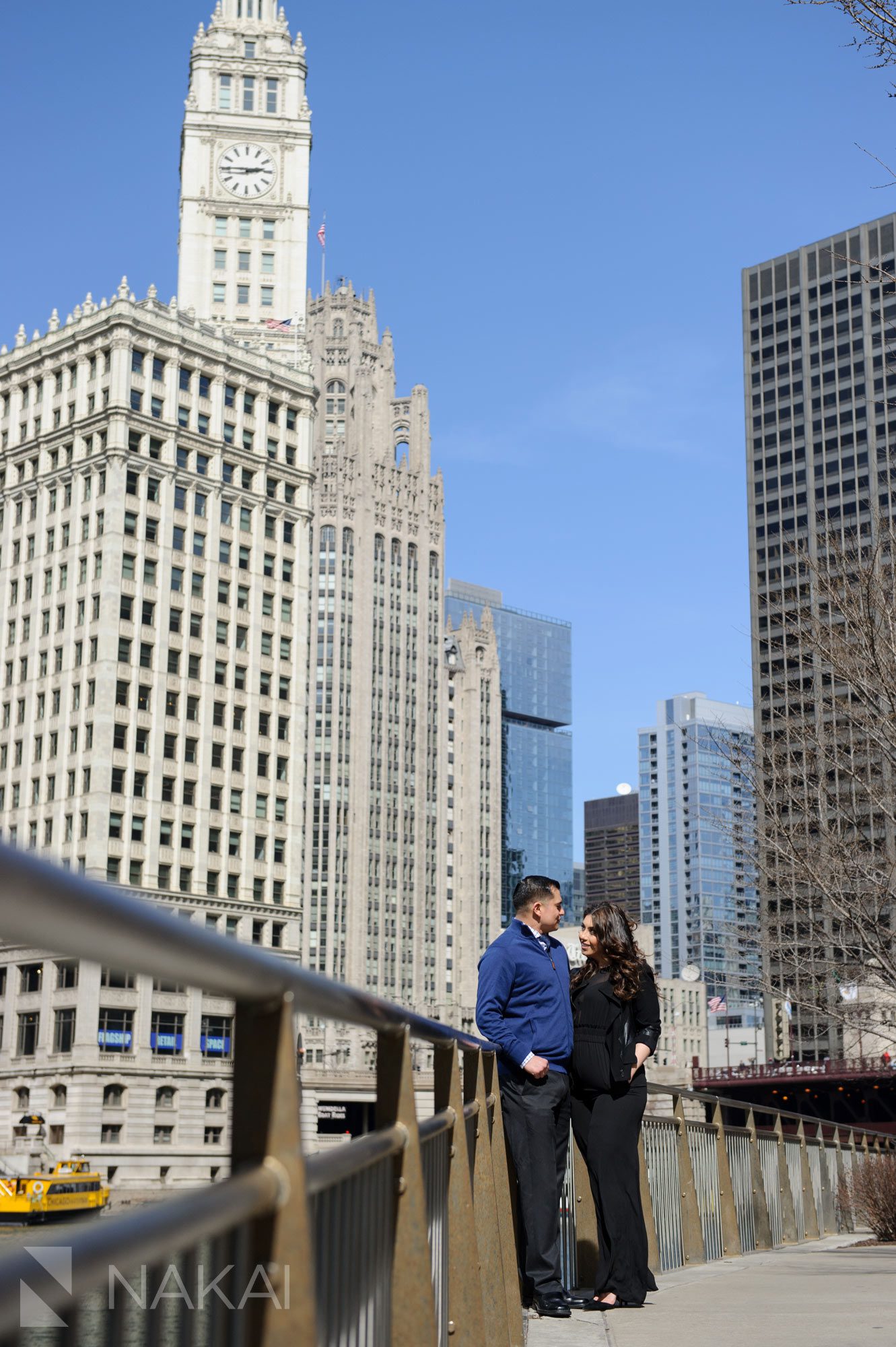 chicago engagement session wrigley building photo 