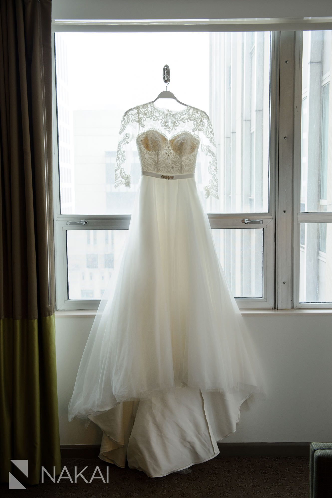 dress intercontinental magnificent mile wedding photo chicago getting ready