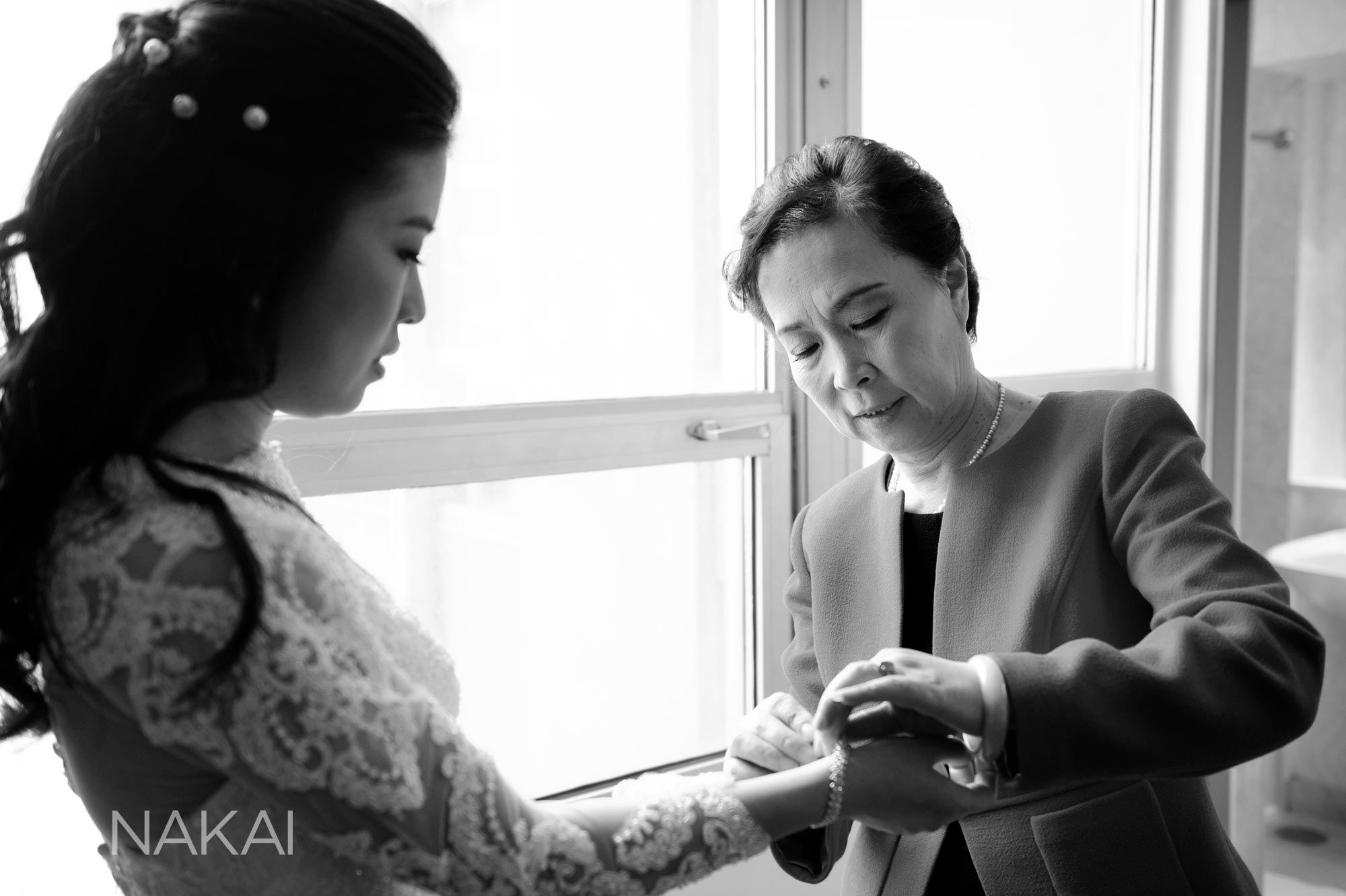 getting ready intercontinental magnificent mile wedding photo chicago getting ready