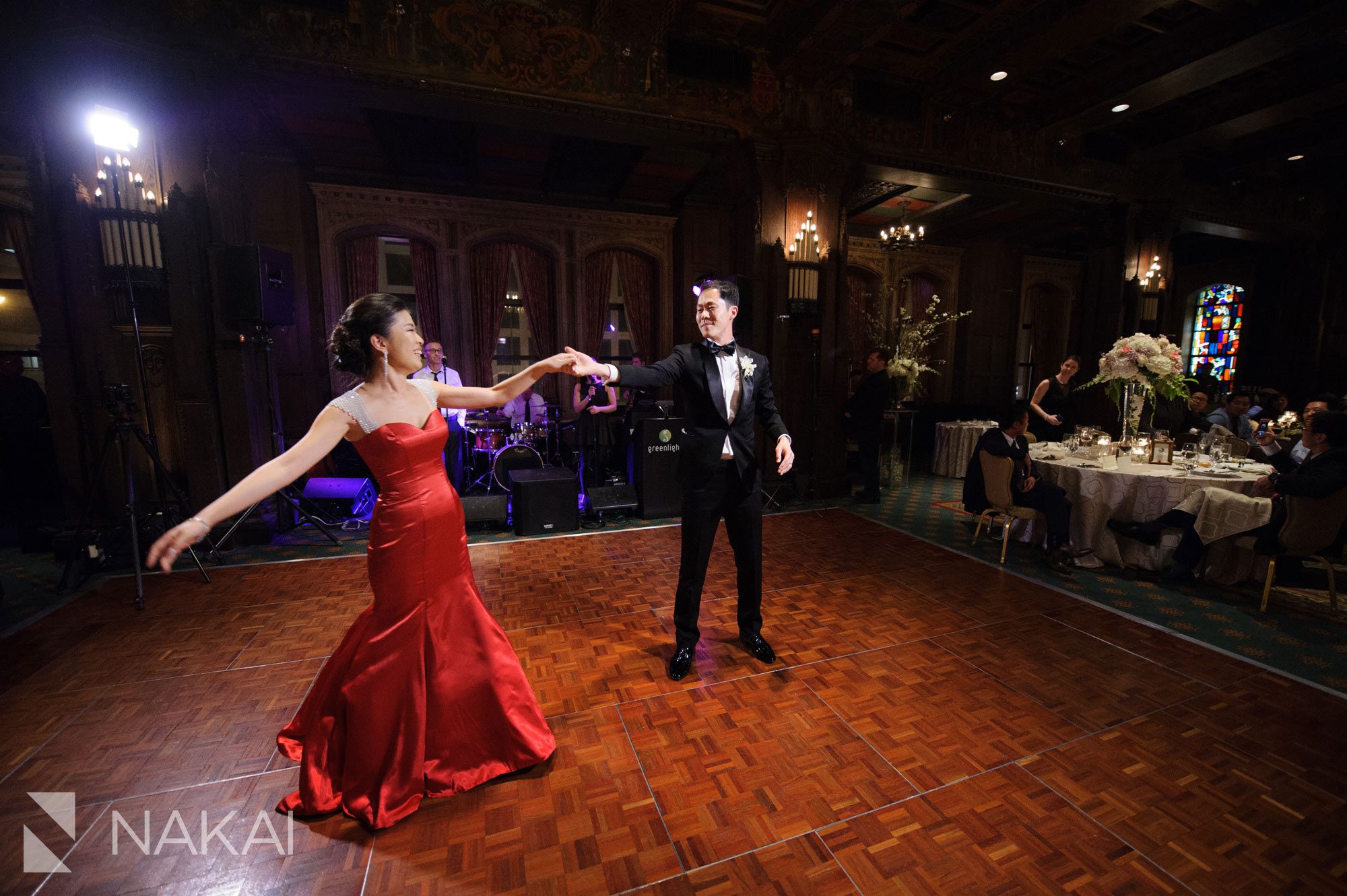 intercontinental magnificent mile wedding photo first dance chicago hall of lions reception