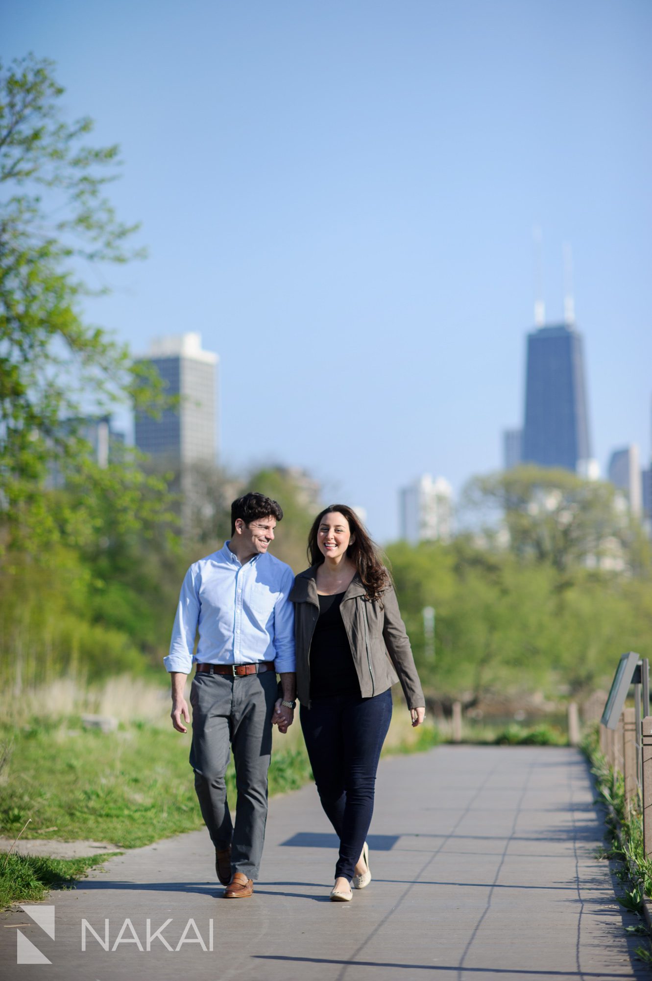 cute lincoln park engagement picture chicago photographer