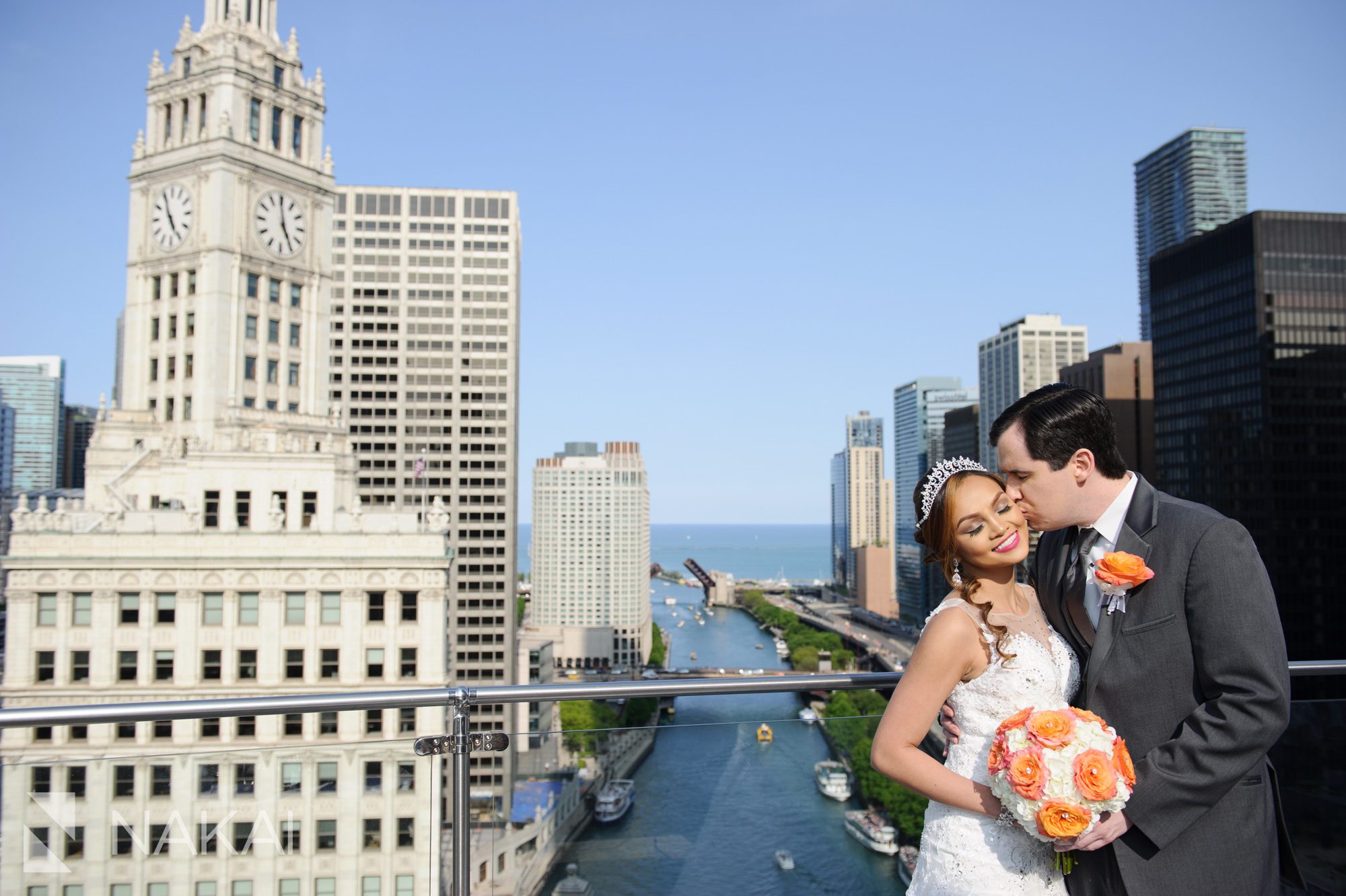 downtown chicago wedding pictures on rooftop terrace