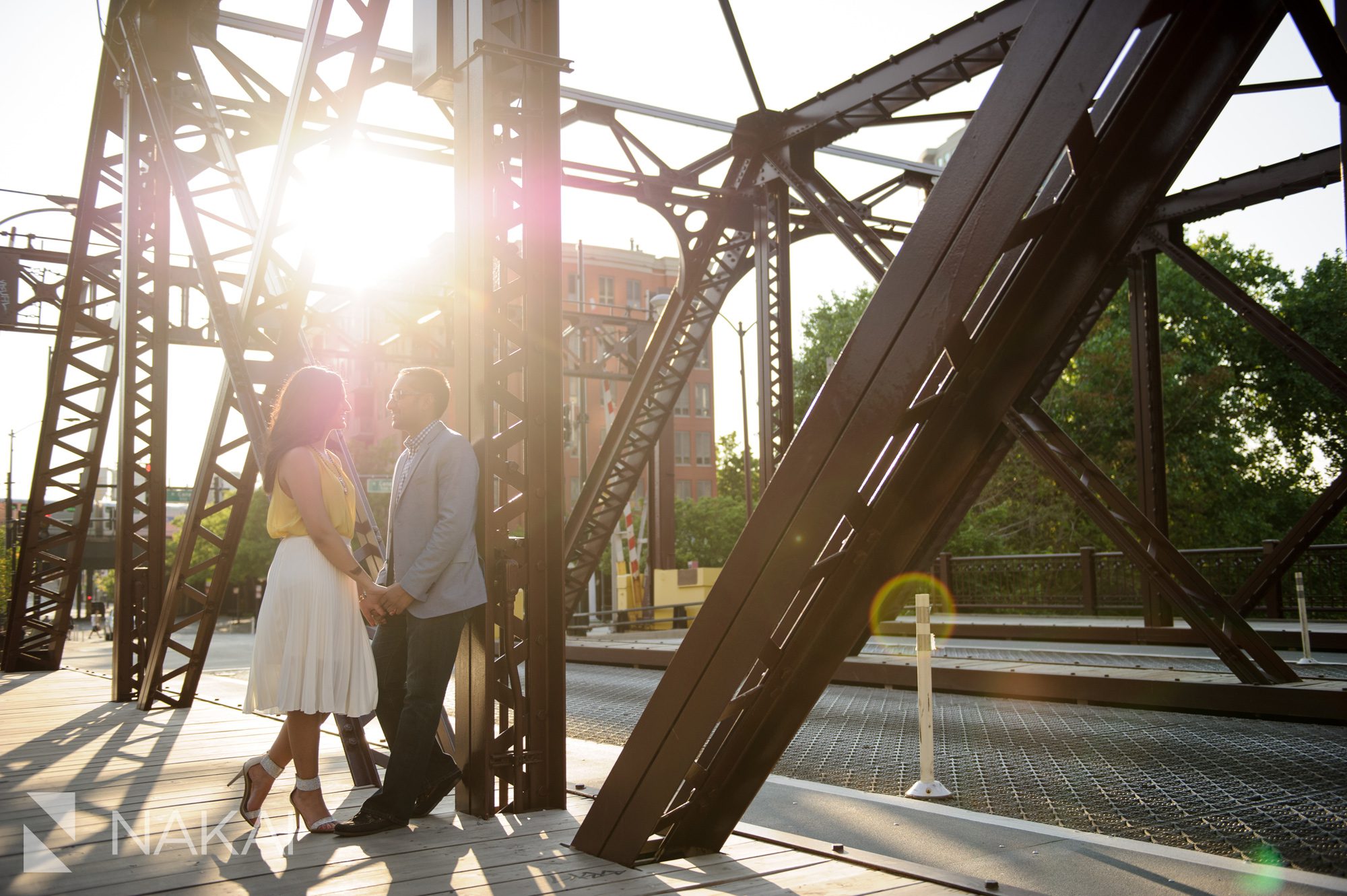 kinzie bridge engagement photos