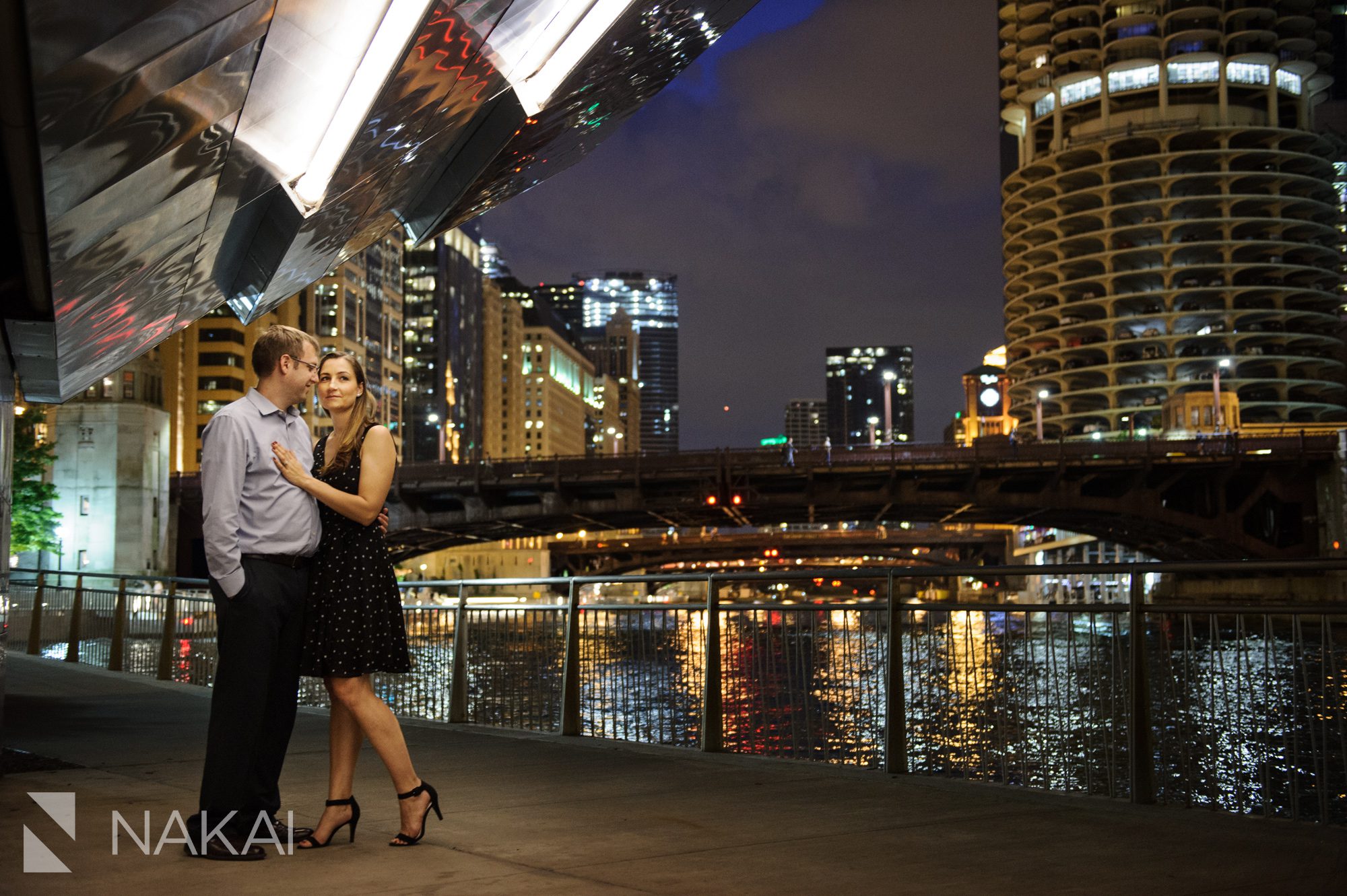 chicago engagement pictures at night time