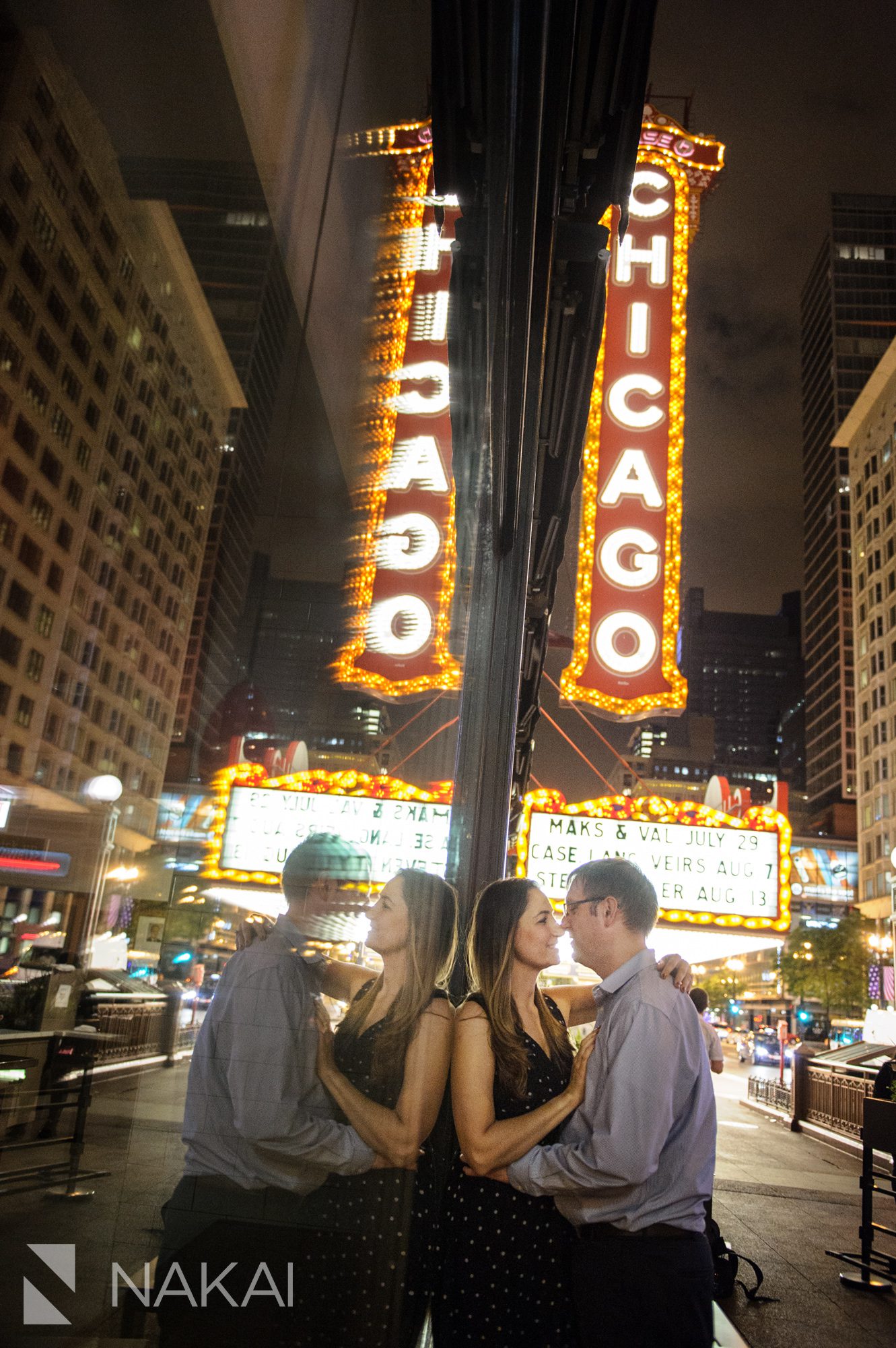 chicago engagement pictures evening