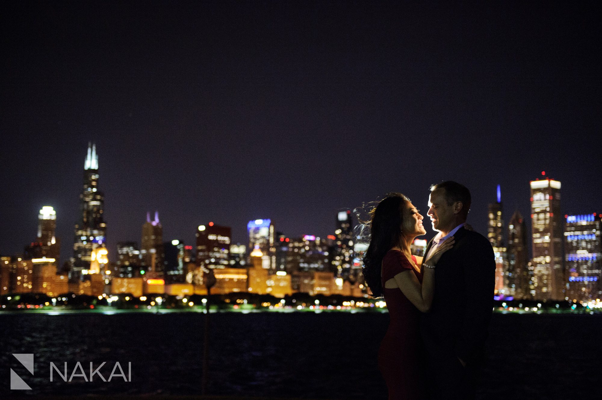 romantic chicago engagement photographer best skyline at night