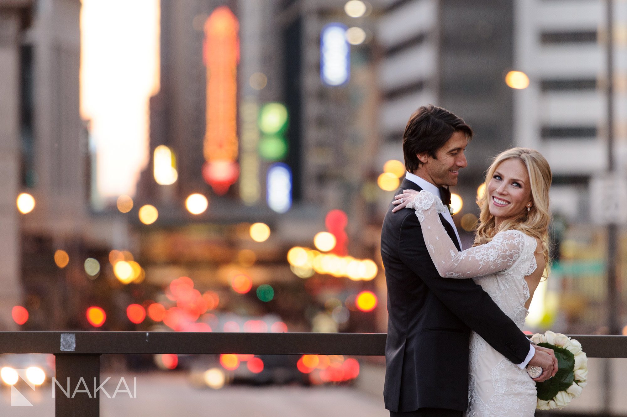 fall Chicago wedding picture bride groom