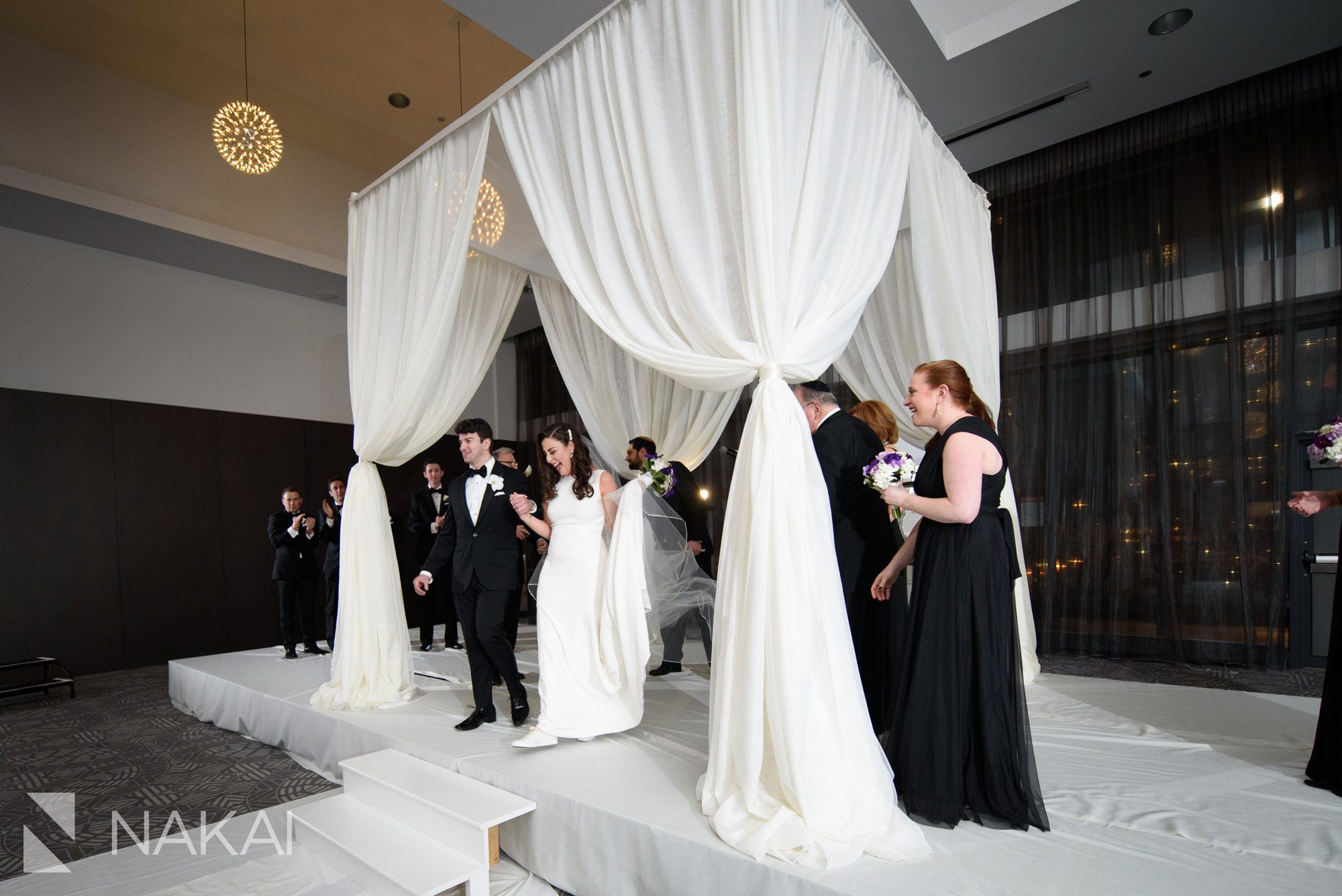 radisson-blu-wedding-pictures-chicago-aqua-nakai-photography-041