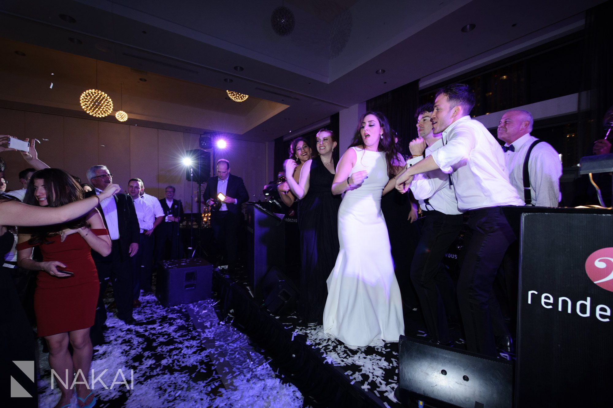 chicago radisson blu wedding picture reception dancing