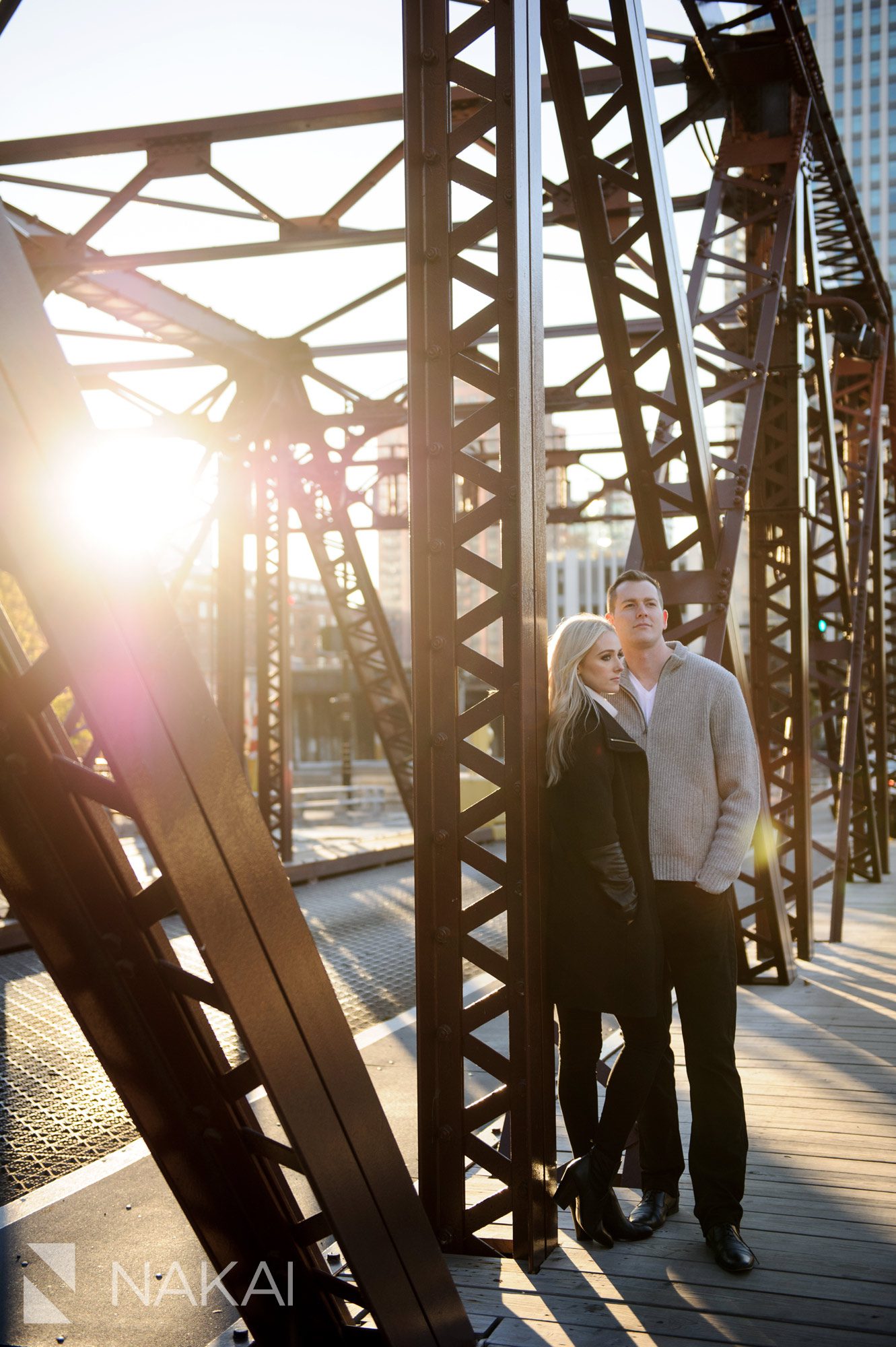 kinzie st bridge engagement picture chicago