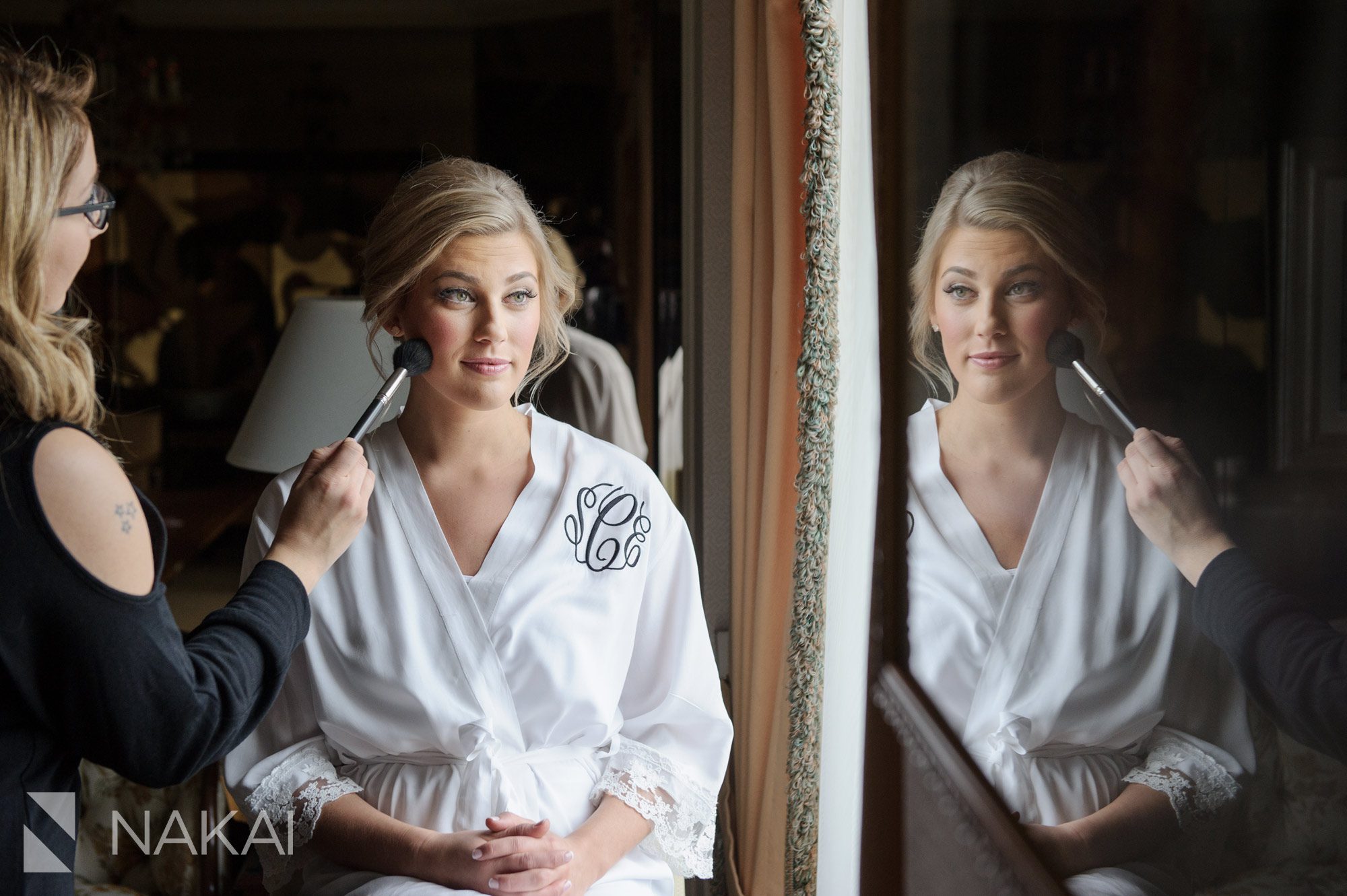 drake chicago wedding bride getting ready pictures