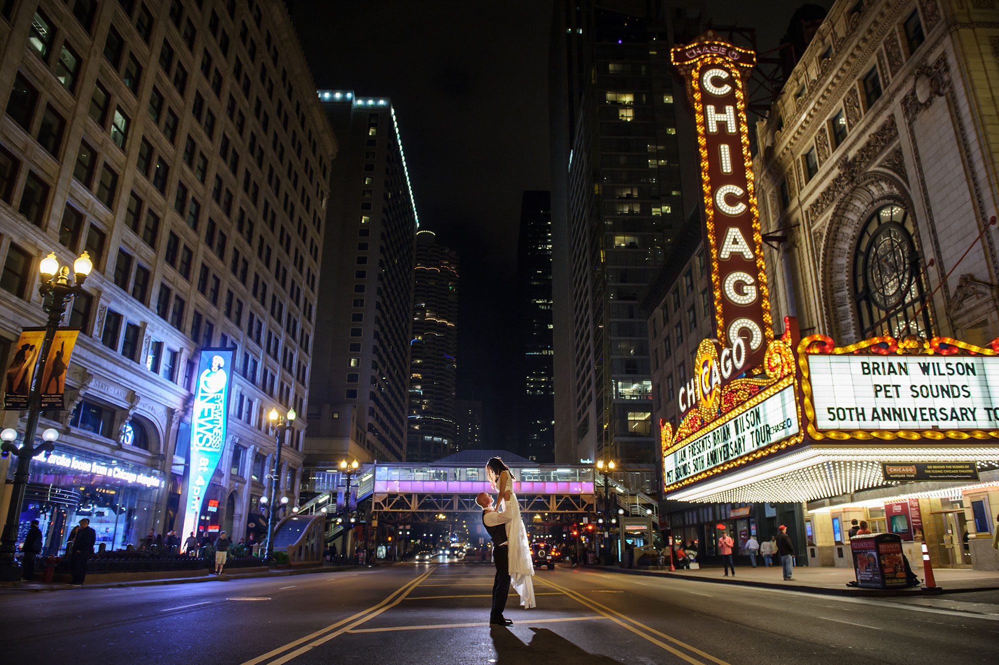 best chicago wedding photos theater sign