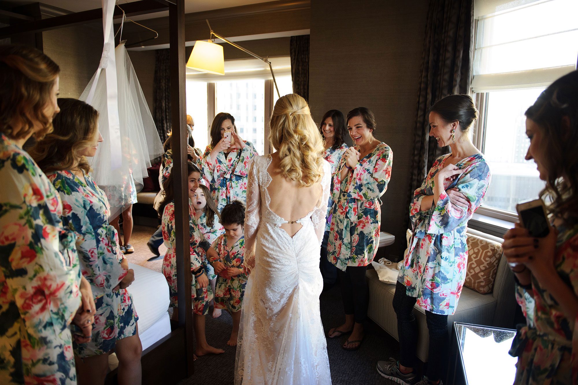 wedding documentary photojournalism photography chicago photographer bride getting ready