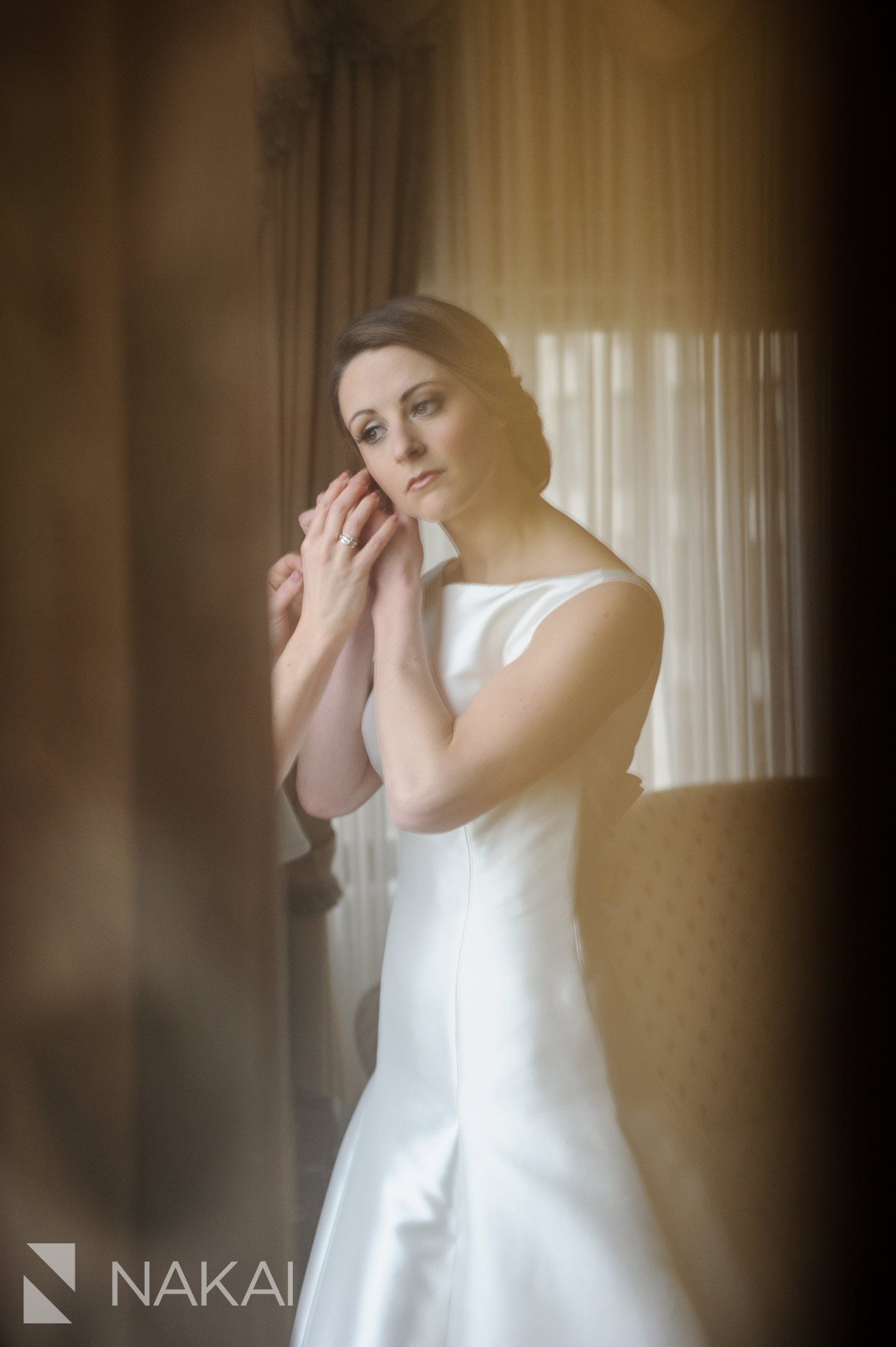 getting ready drake chicago wedding picture bride