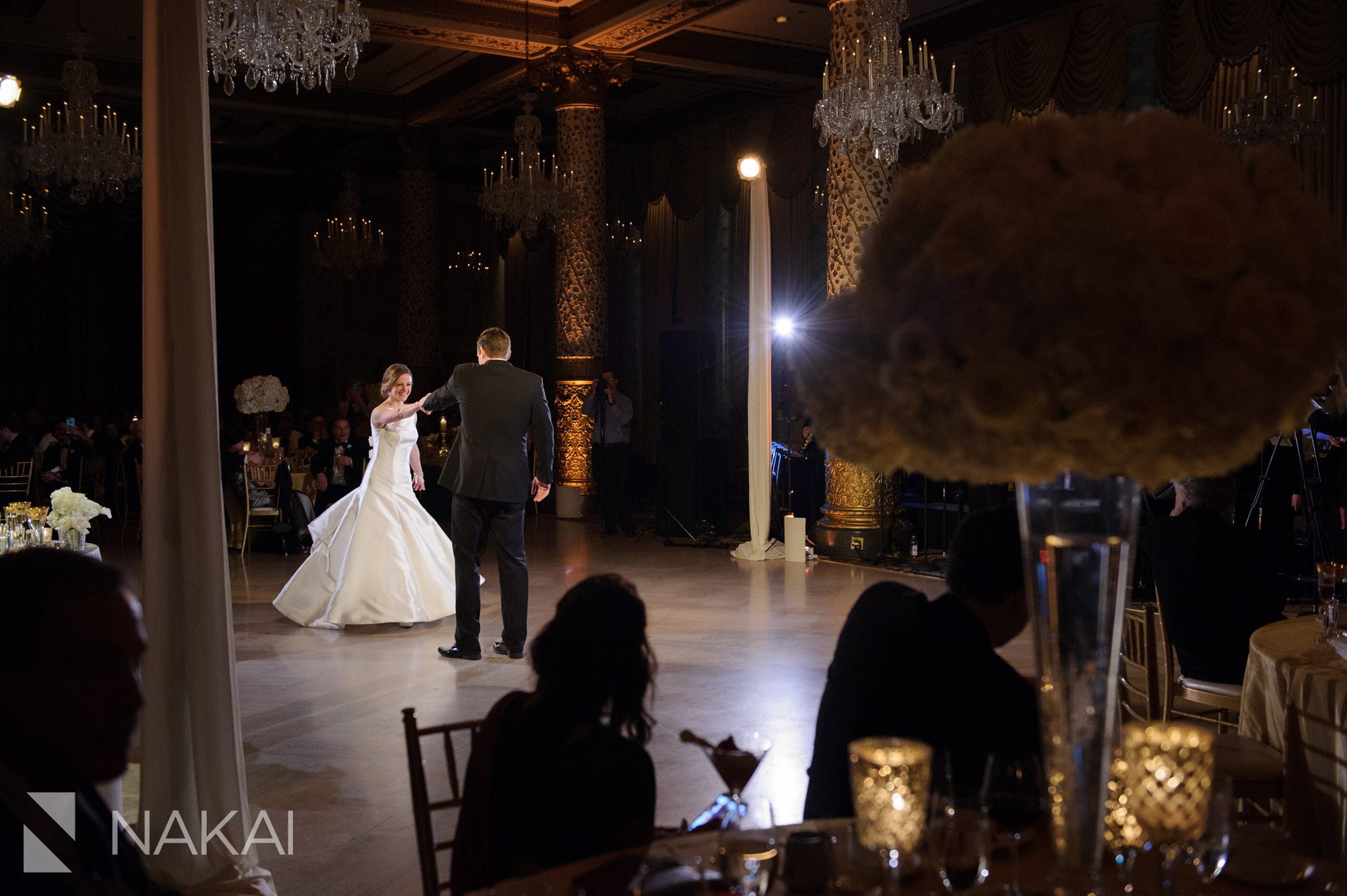 best drake chicago luxury wedding photos first dance