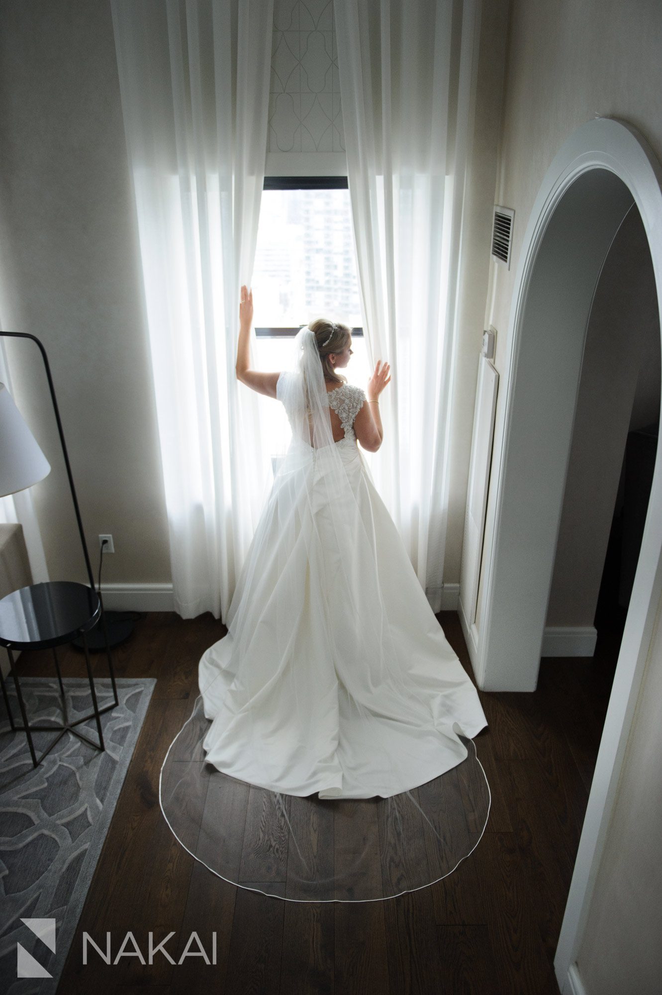 Intercontinental Chicago wedding photos bride magnificent mile