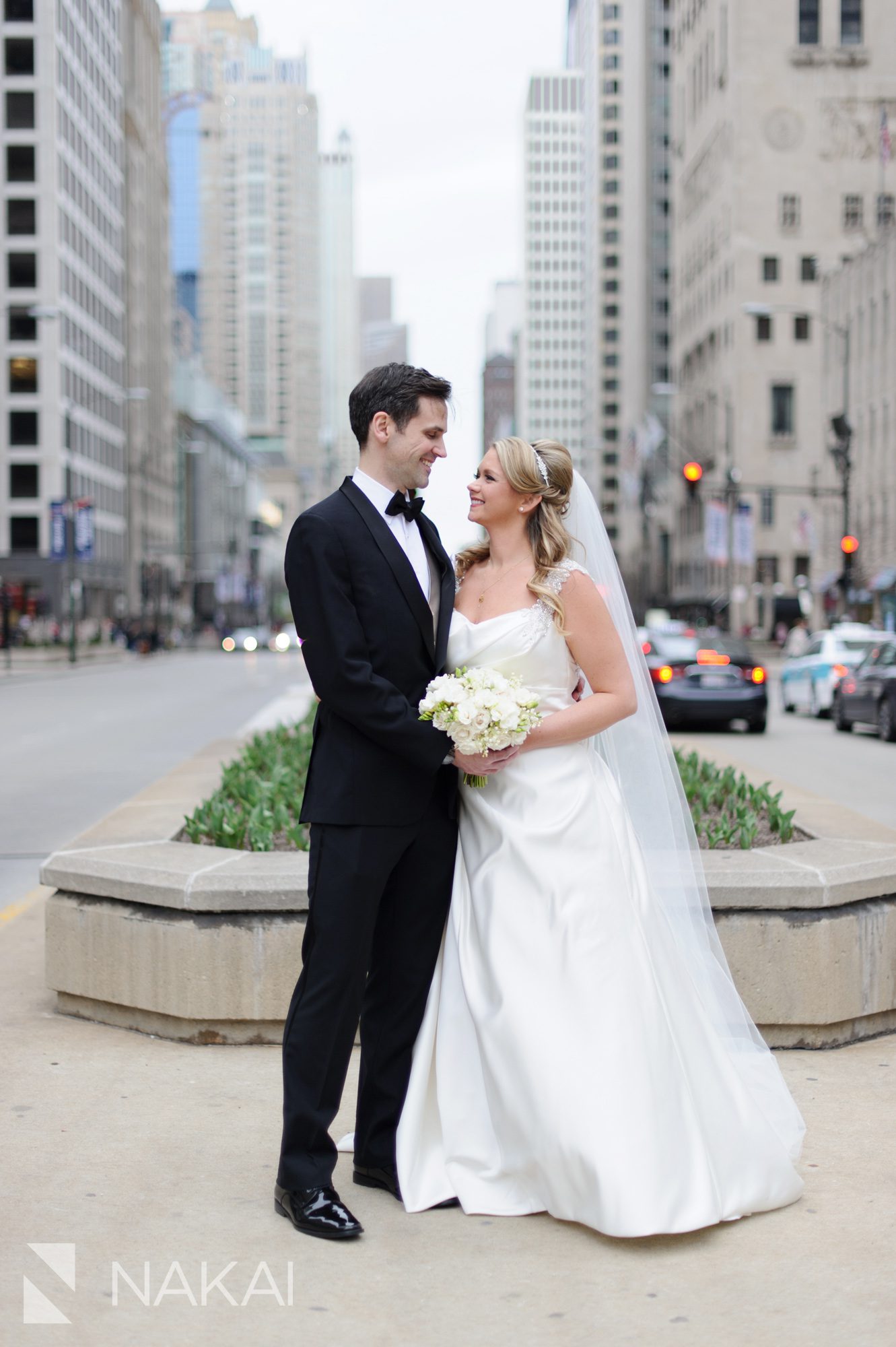 Michigan ave Chicago wedding pictures magnificent mile