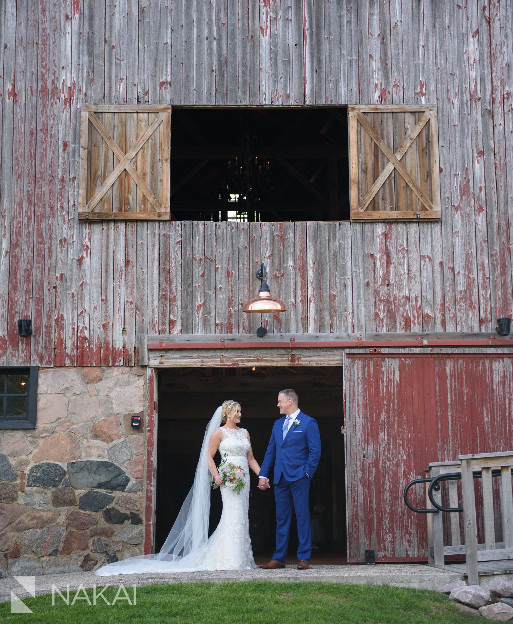 dover farm barn wedding photos Wisconsin picture