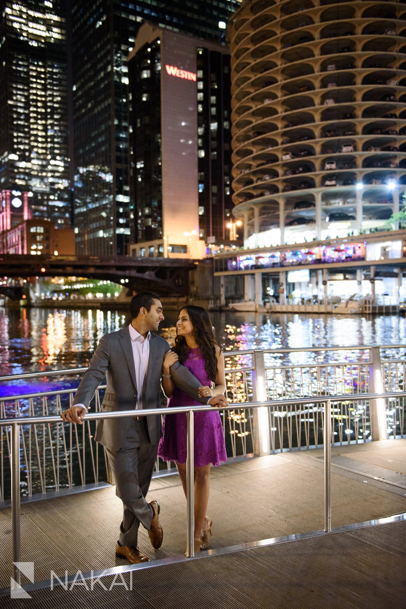 best Chicago engagement spot pictures night riverwalk
