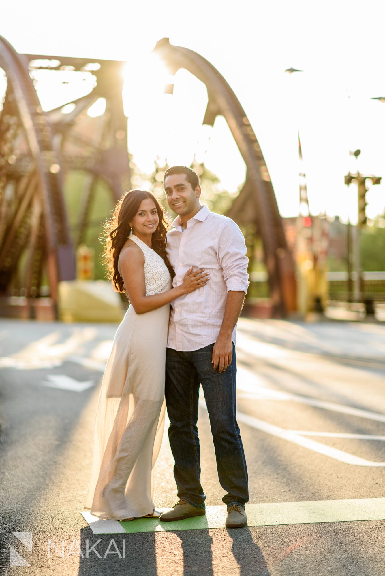 best Chicago engagement spot photos kinzie bridge street