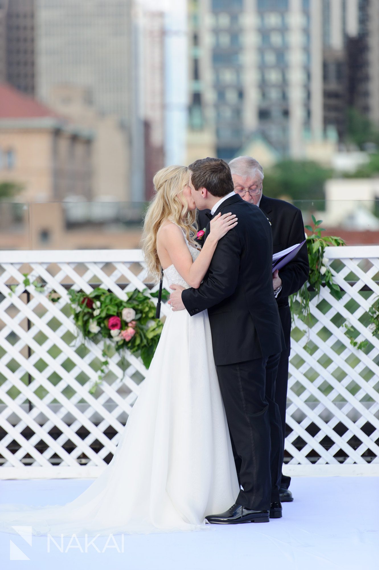 rooftop Chicago wedding photo savage smyth picture