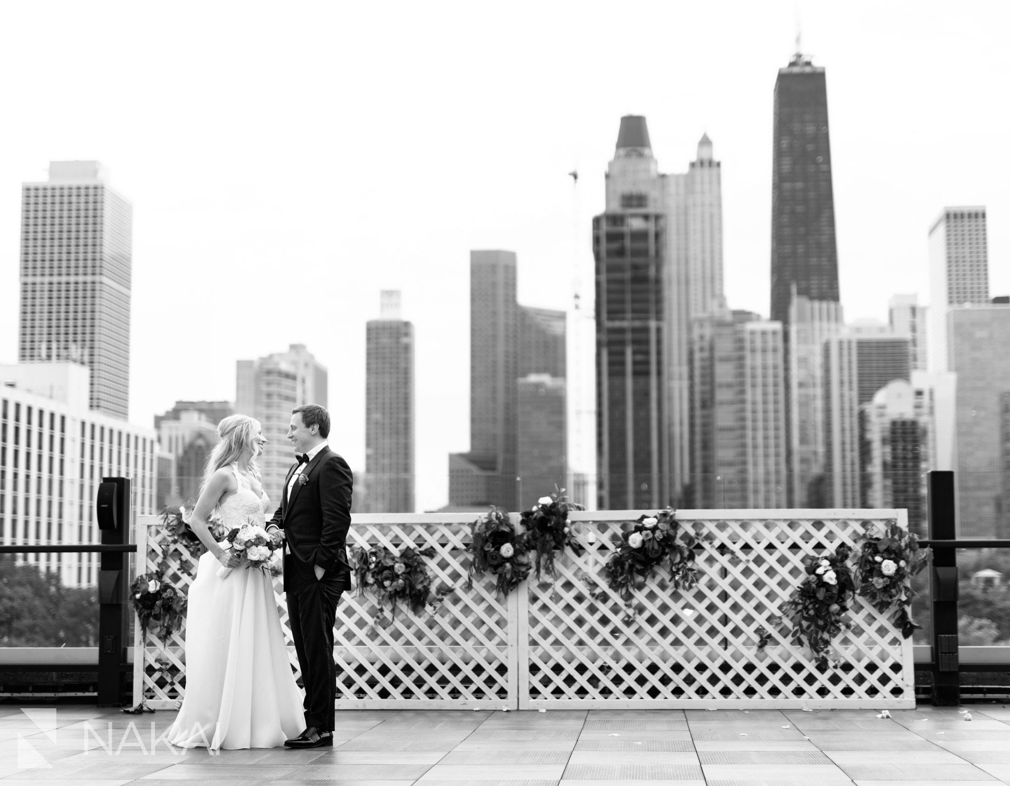 rooftop Chicago wedding photo skyline picture