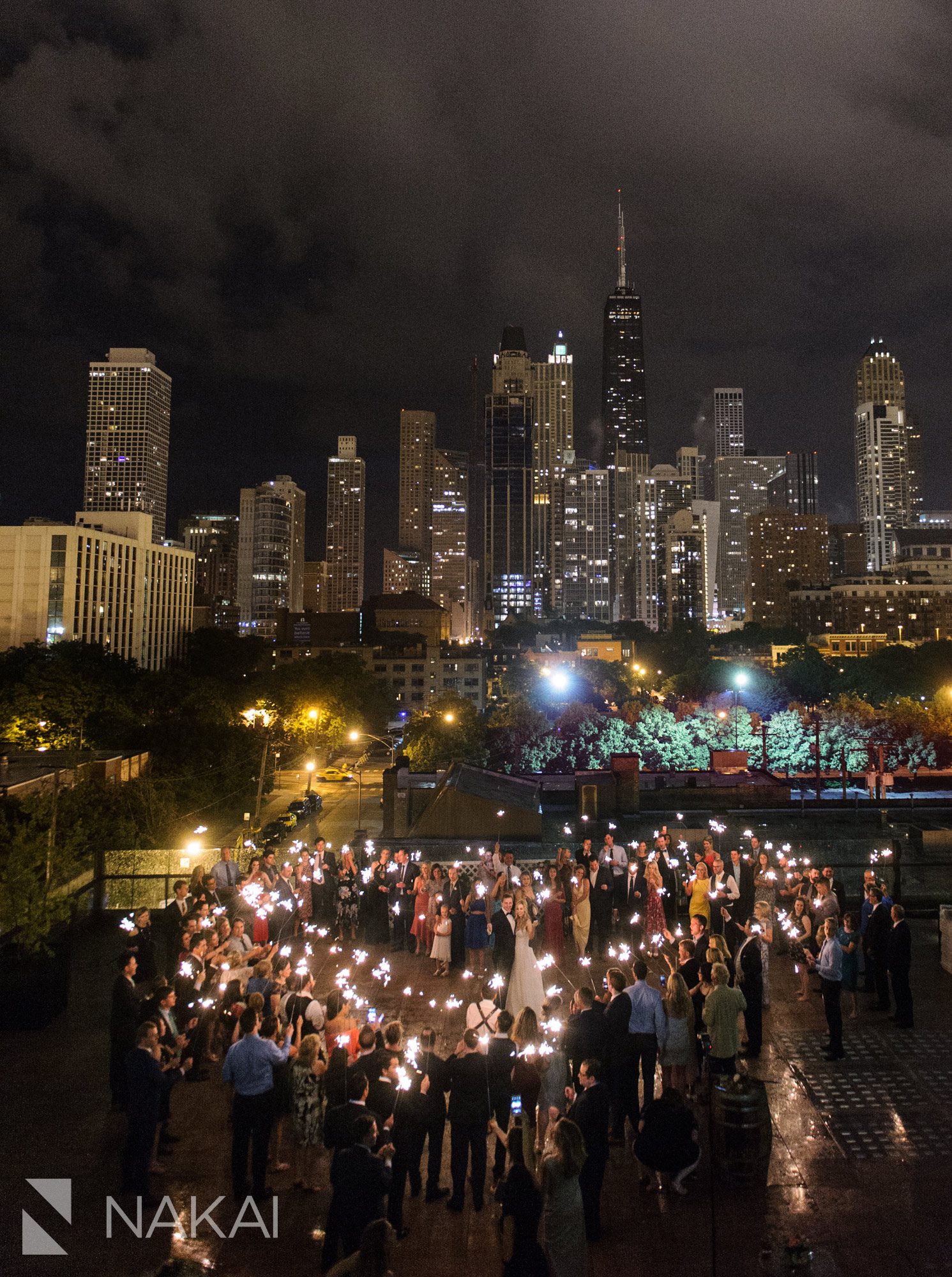 rooftop Chicago wedding photo savage smyth sparklers