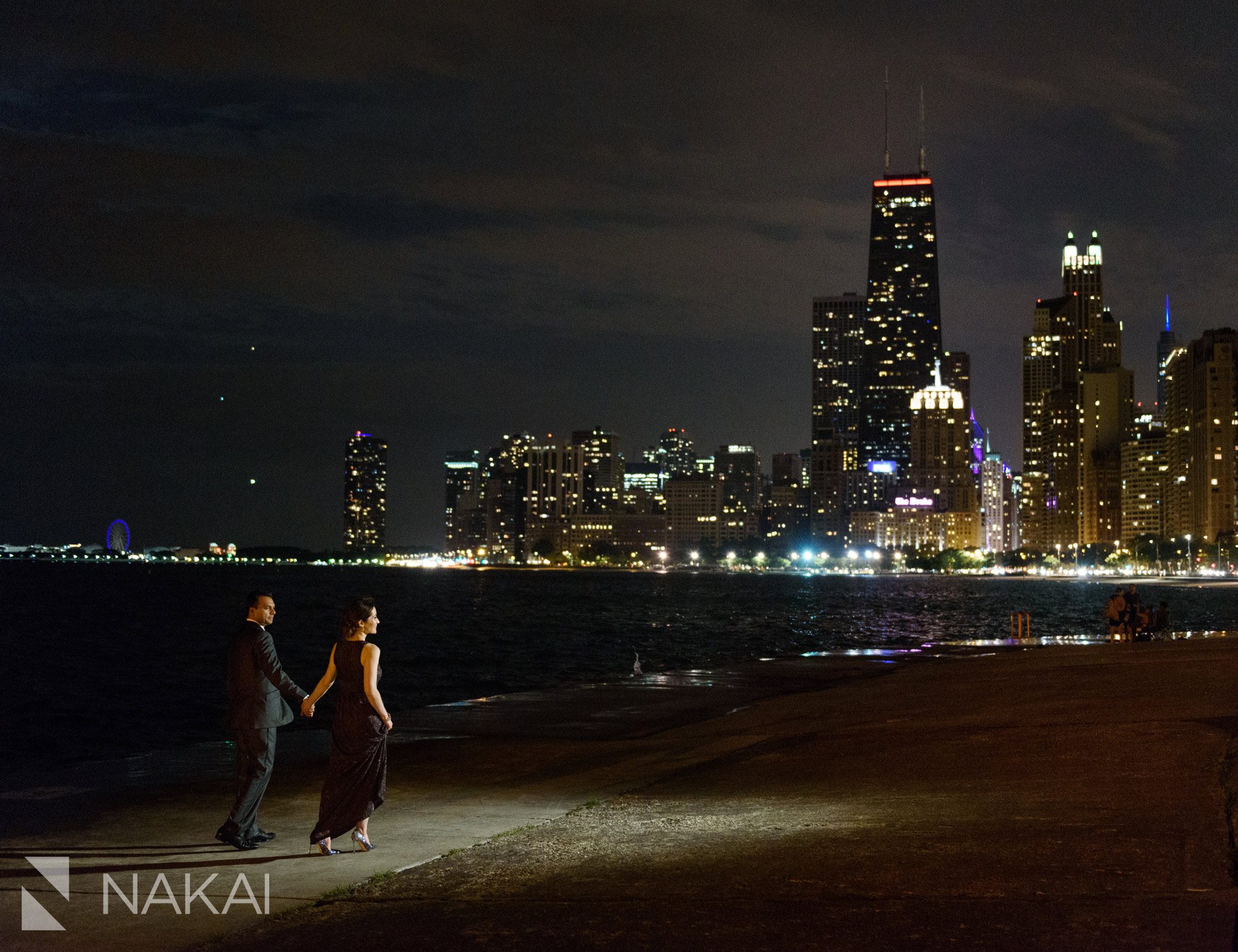 amazing Chicago engagement photographer night time skyline