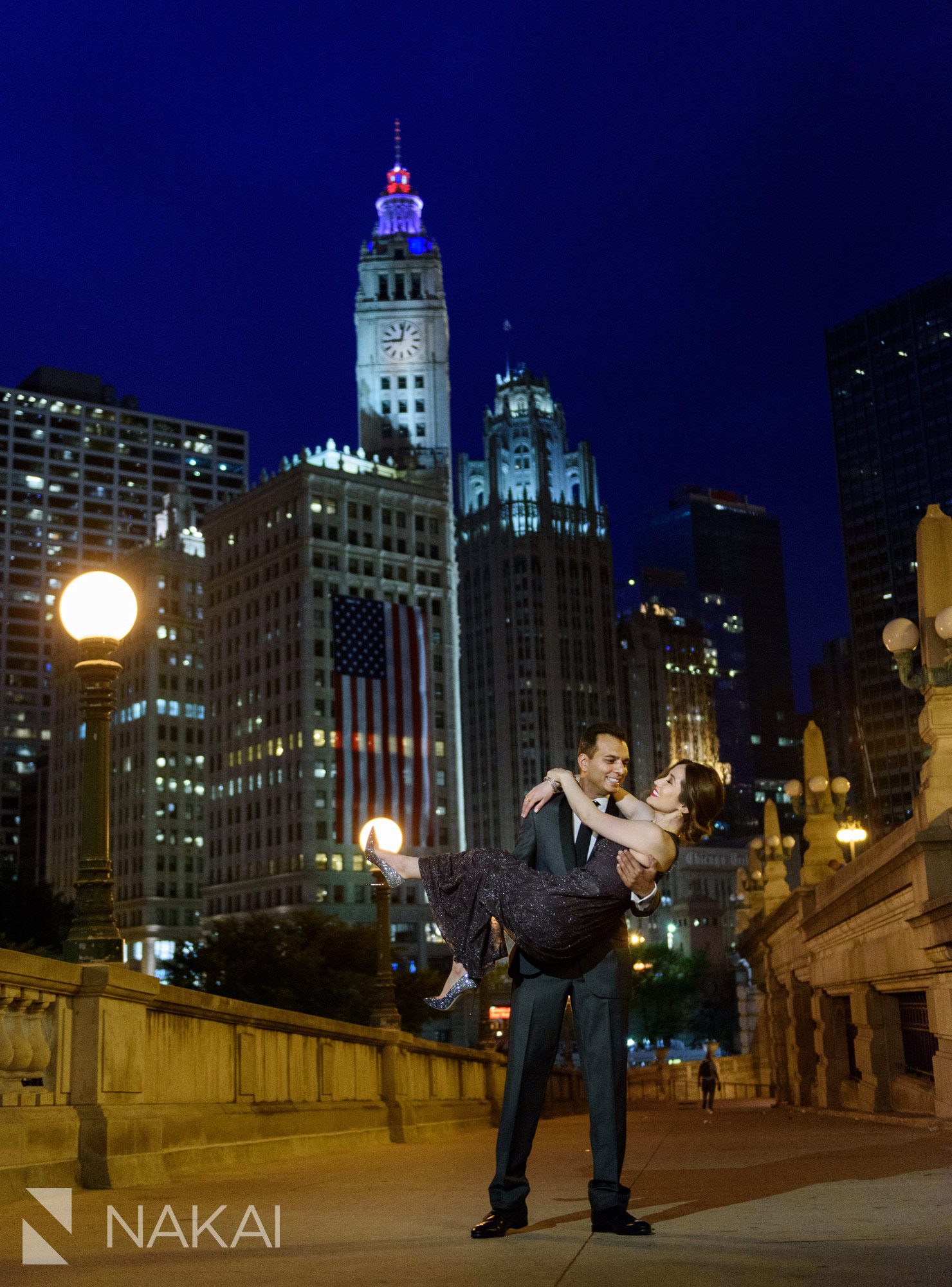 amazing Chicago engagement photographer night time riverwalk