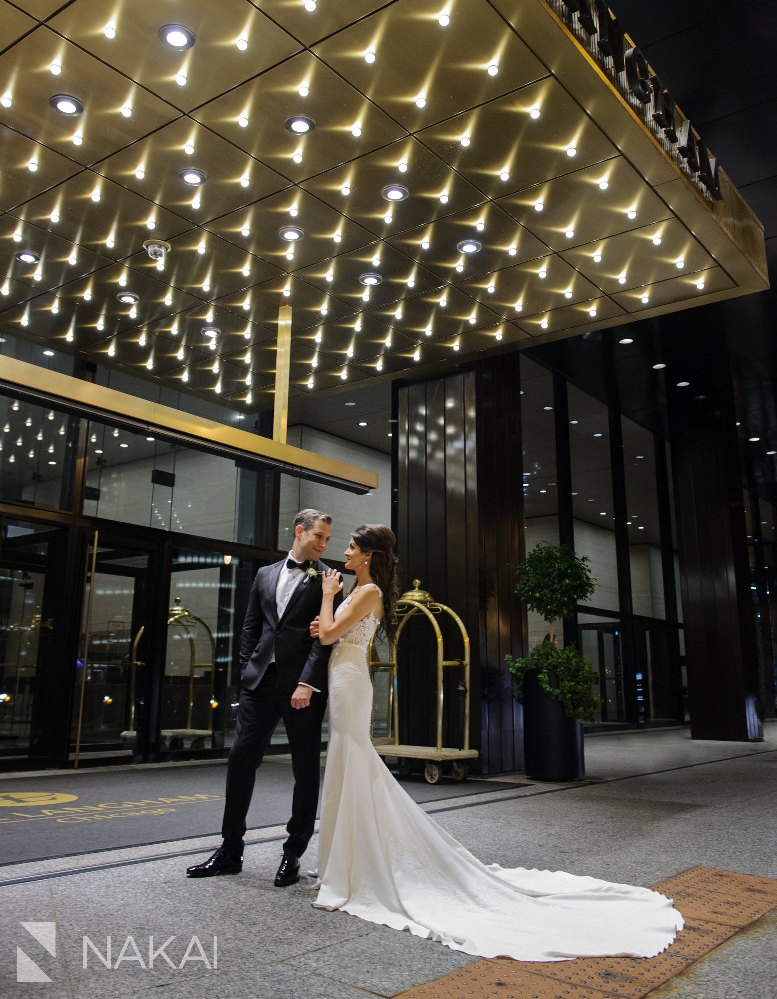 best Chicago luxury wedding venue hotel photographer Langham